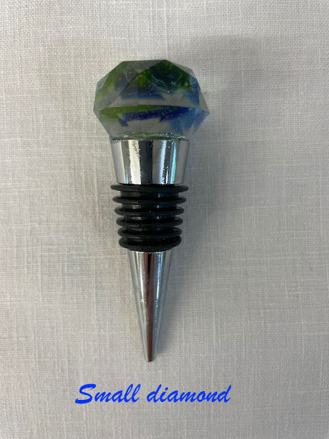 Resin Wine bottle stopper embedded with recycled wine bottle glass